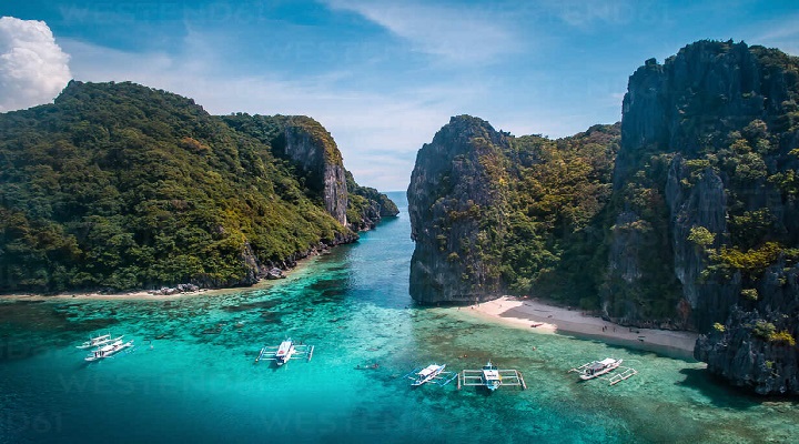 Aerial view of Shimizu Island, another famous tourist spot in
El Nido with two white-sand beaches and great for snorkeling. Shimizu Island